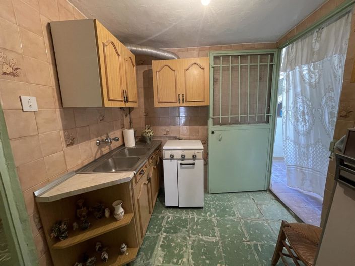 Image No.19-3 Bed Property for sale