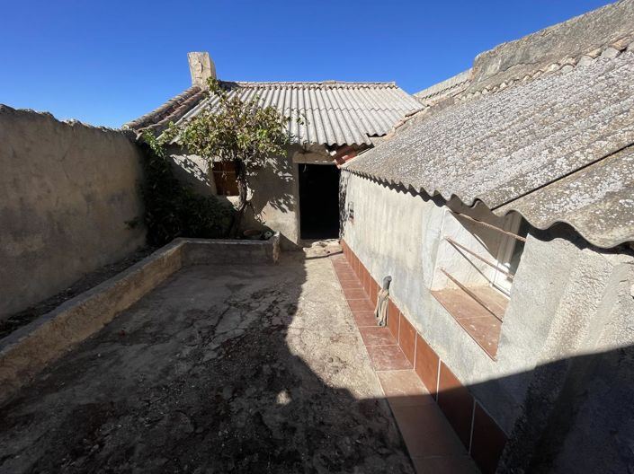 Image No.3-3 Bed Property for sale