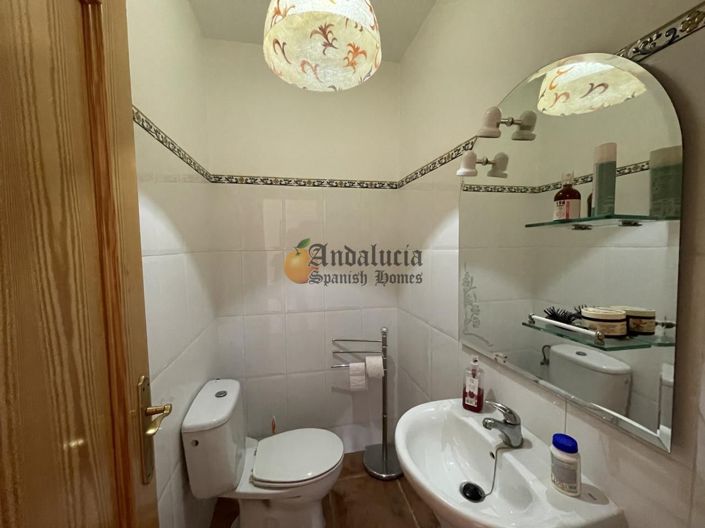 Image No.24-4 Bed Property for sale