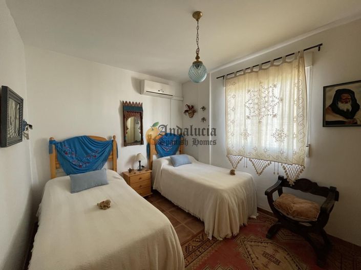 Image No.29-4 Bed Property for sale