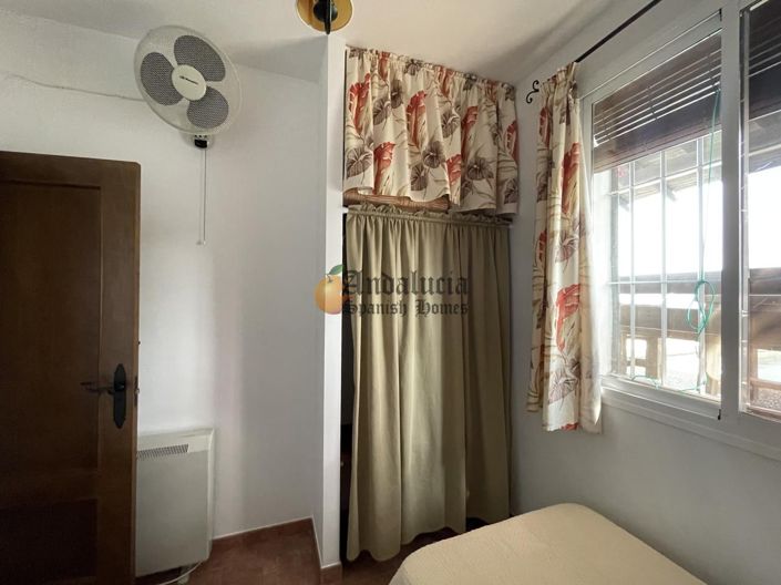 Image No.37-4 Bed Property for sale