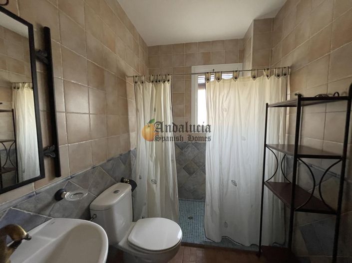 Image No.40-4 Bed Property for sale