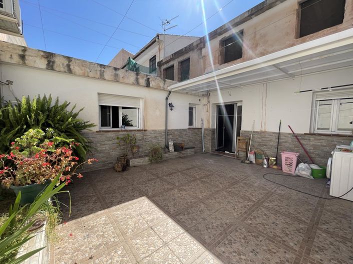 Image No.1-3 Bed Property for sale