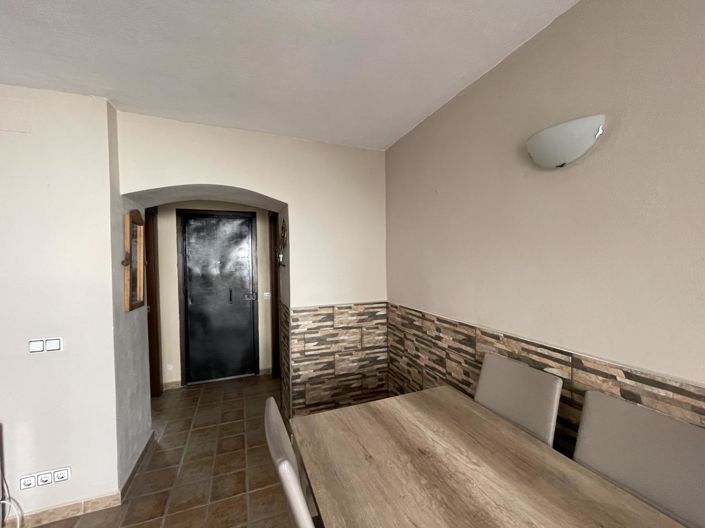 Image No.10-3 Bed Property for sale