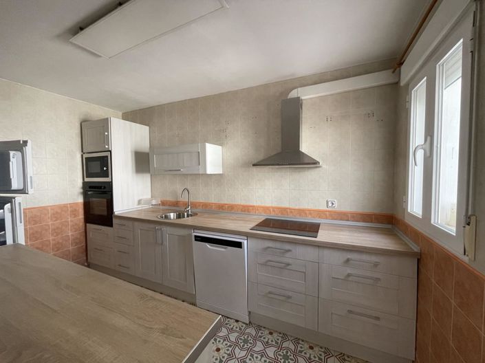 Image No.11-3 Bed Property for sale