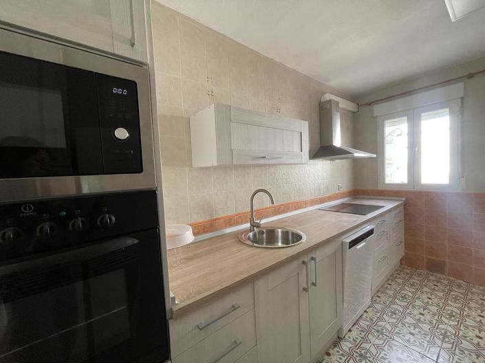 Image No.14-3 Bed Property for sale