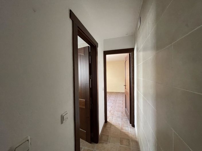 Image No.17-3 Bed Property for sale