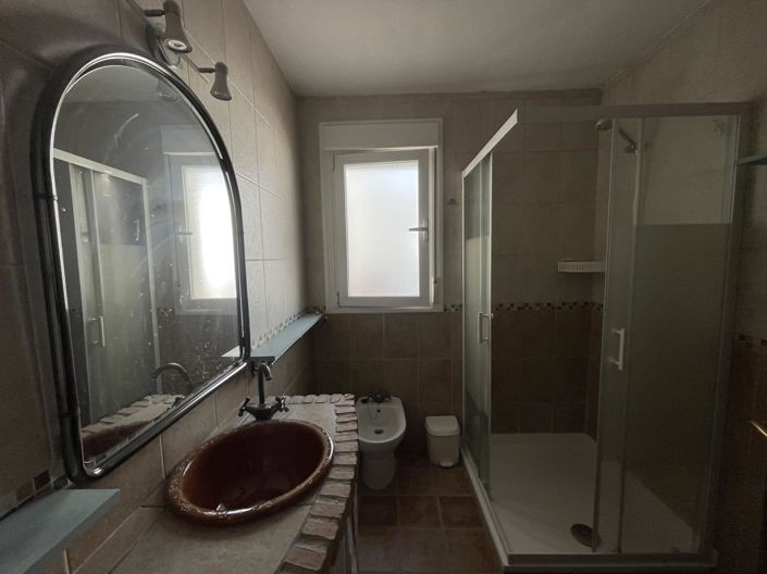 Image No.19-3 Bed Property for sale