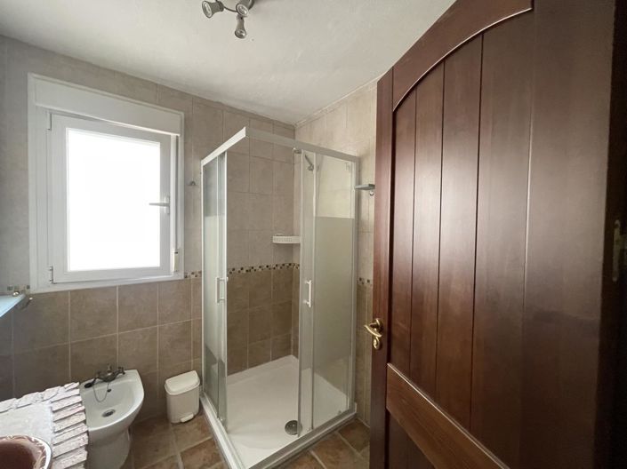 Image No.20-3 Bed Property for sale