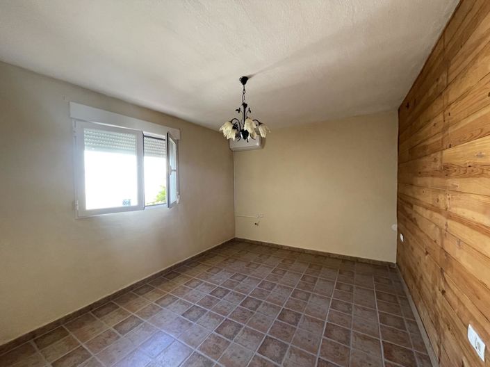 Image No.21-3 Bed Property for sale