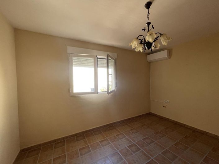 Image No.22-3 Bed Property for sale