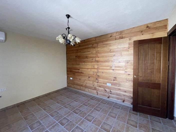 Image No.23-3 Bed Property for sale