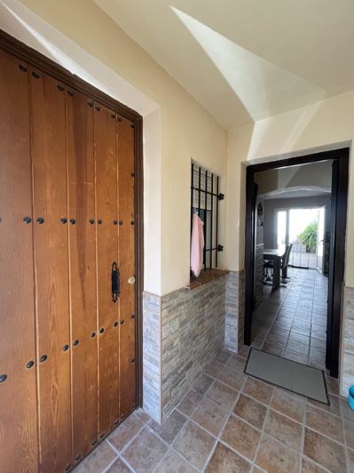 Image No.3-3 Bed Property for sale