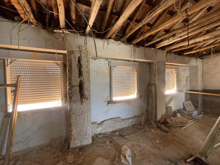 Image No.40-3 Bed Property for sale