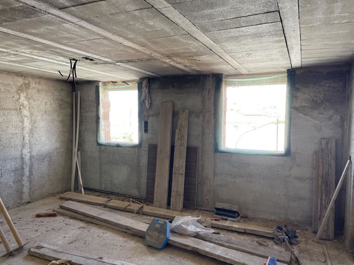 Image No.42-3 Bed Property for sale