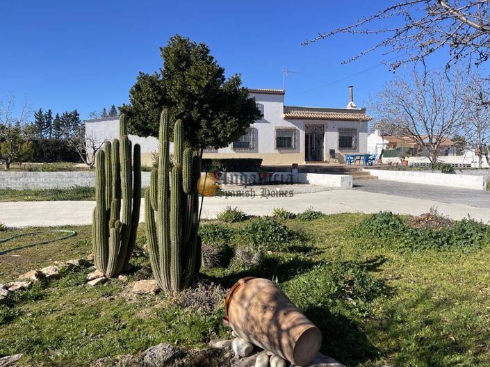 Image No.1-4 Bed Property for sale