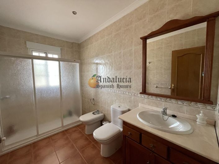 Image No.16-3 Bed Property for sale