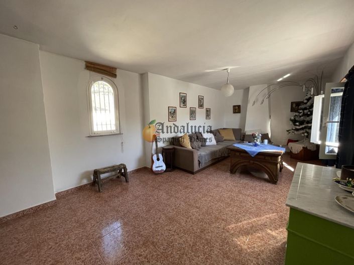 Image No.14-7 Bed Property for sale