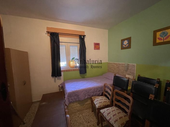 Image No.24-7 Bed Property for sale