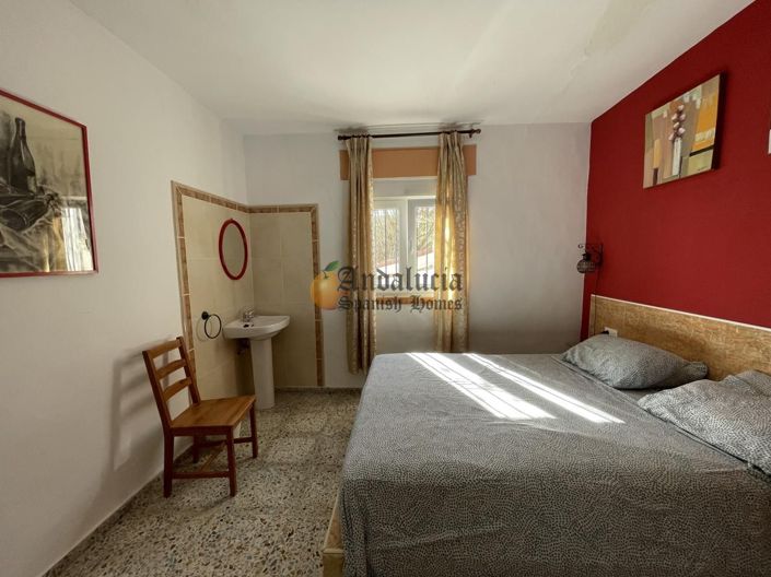 Image No.29-7 Bed Property for sale