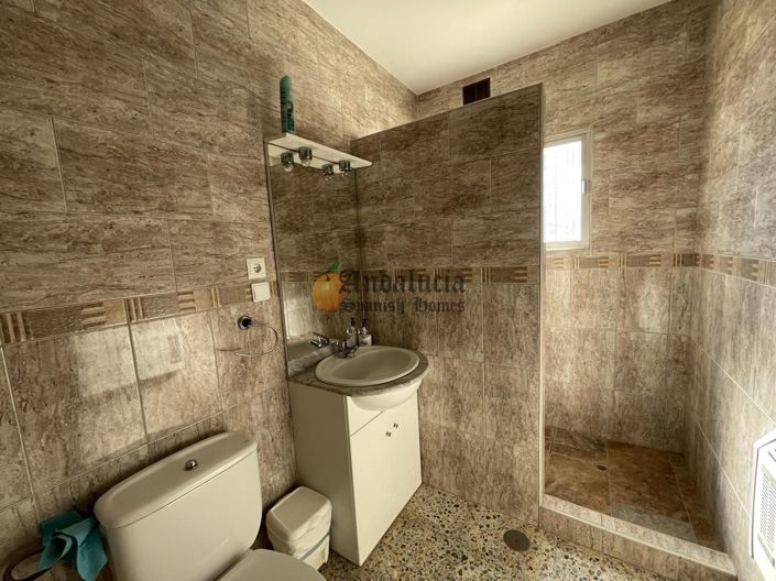 Image No.30-7 Bed Property for sale