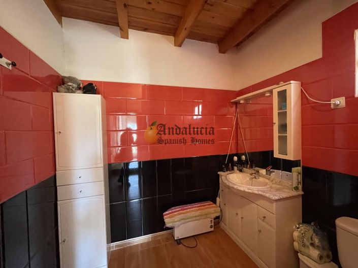 Image No.56-7 Bed Property for sale