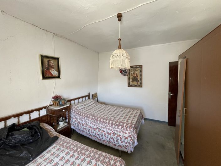 Image No.24-5 Bed Property for sale