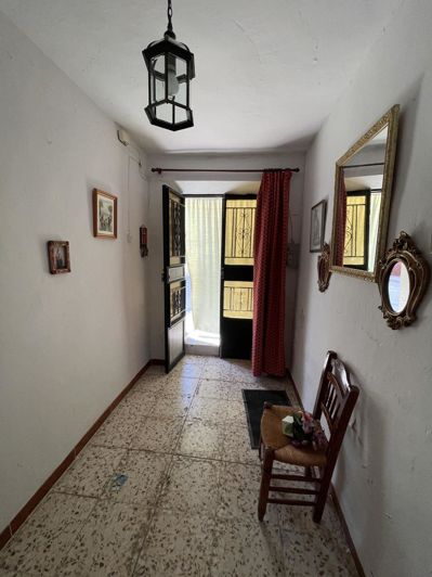 Image No.4-5 Bed Property for sale