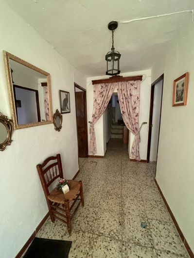 Image No.5-5 Bed Property for sale