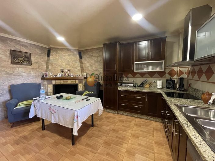 Image No.14-3 Bed Property for sale