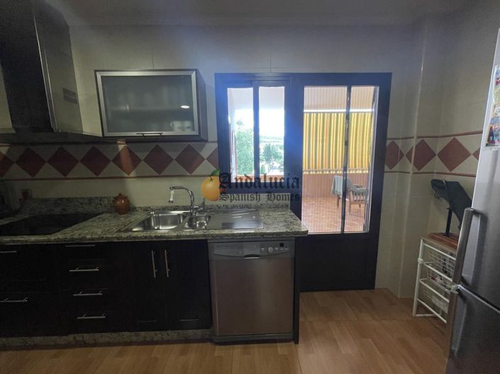 Image No.16-3 Bed Property for sale