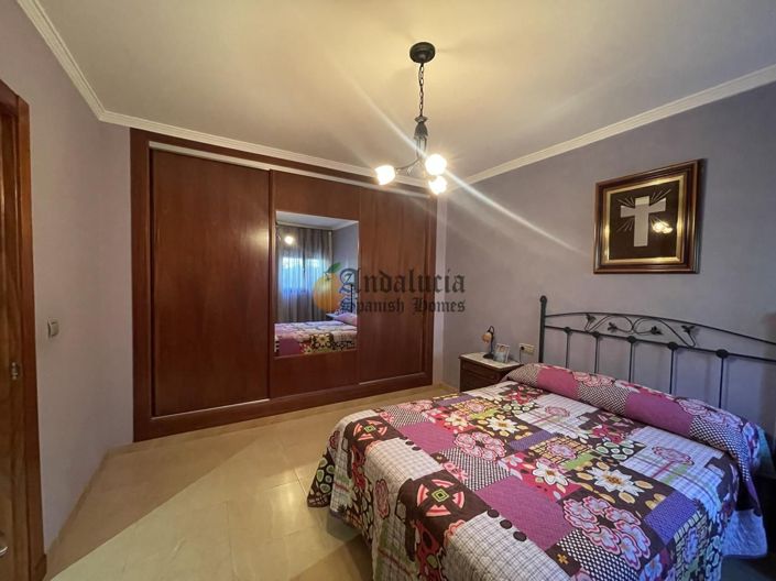 Image No.19-3 Bed Property for sale