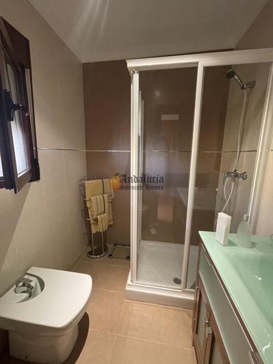 Image No.27-3 Bed Property for sale