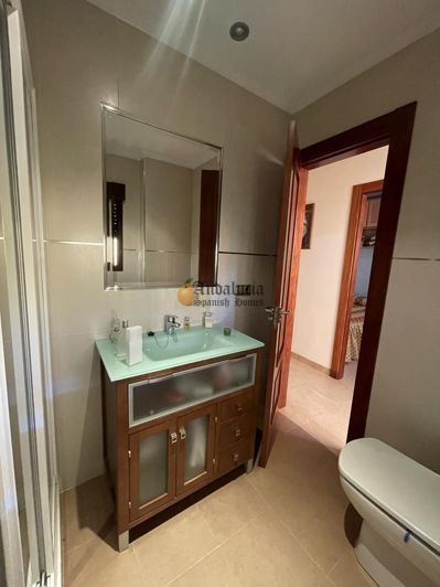 Image No.28-3 Bed Property for sale