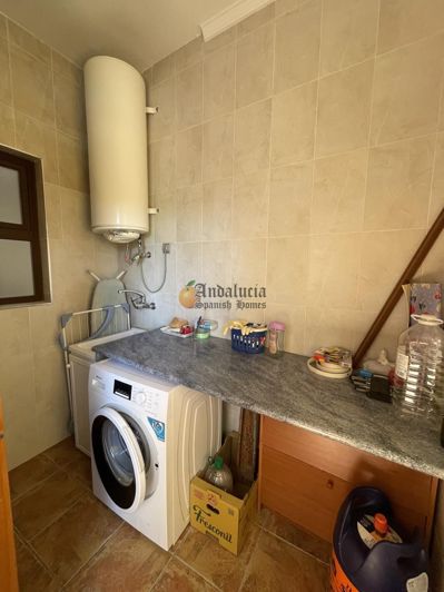 Image No.30-3 Bed Property for sale