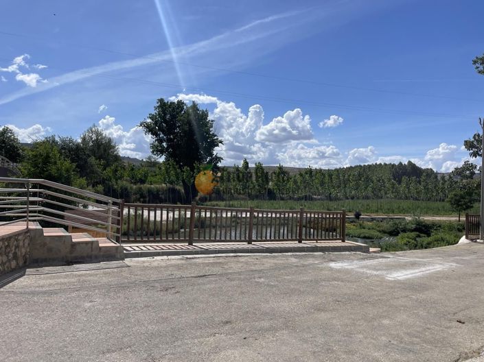 Image No.37-3 Bed Property for sale