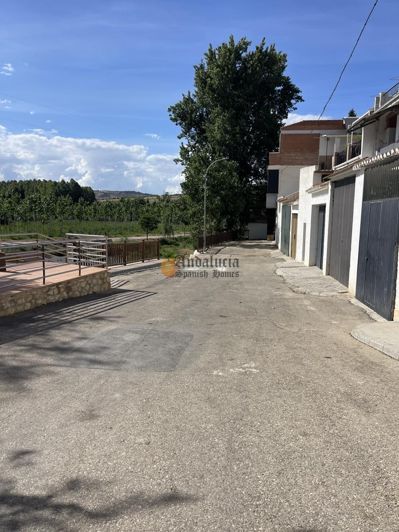 Image No.40-3 Bed Property for sale