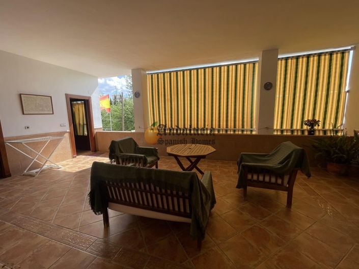 Image No.42-3 Bed Property for sale