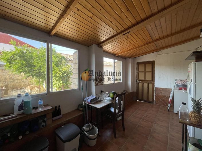 Image No.12-5 Bed Property for sale