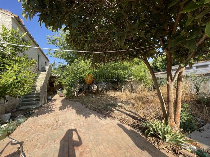 Image No.40-5 Bed Property for sale