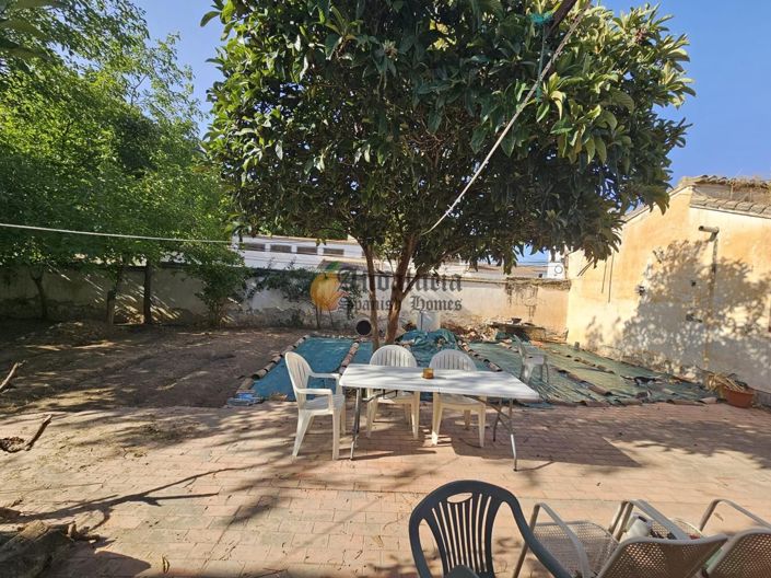 Image No.5-5 Bed Property for sale