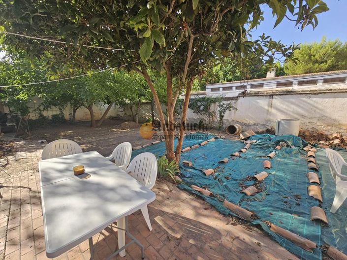 Image No.6-5 Bed Property for sale