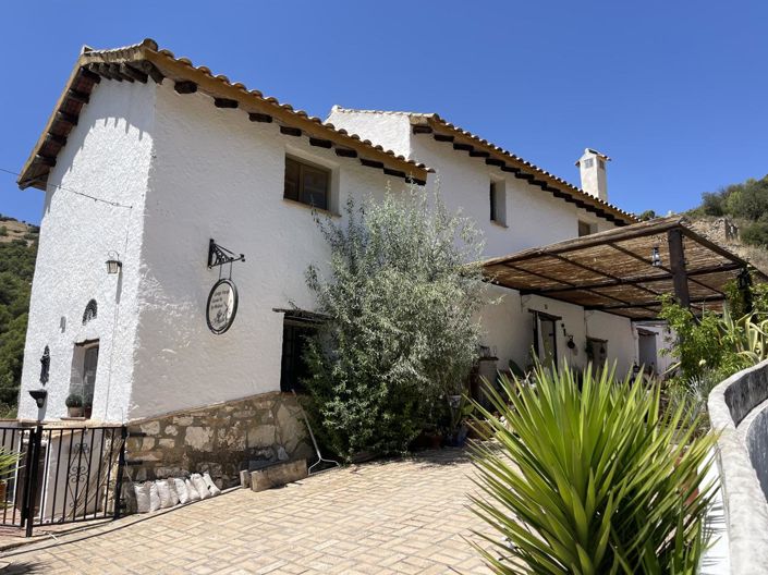 Image No.1-3 Bed Property for sale