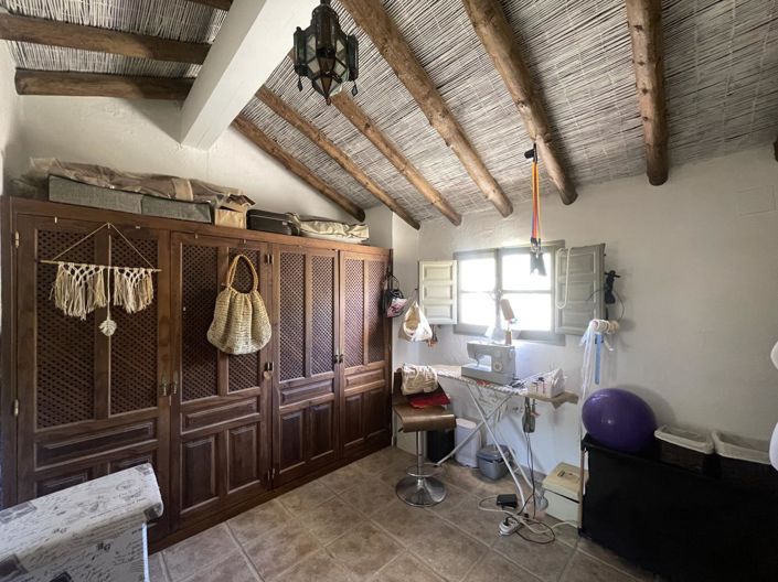 Image No.34-3 Bed Property for sale