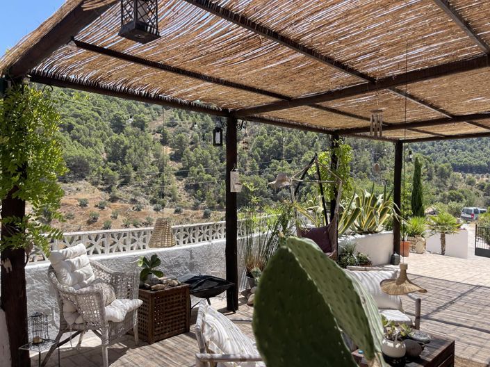 Image No.42-3 Bed Property for sale