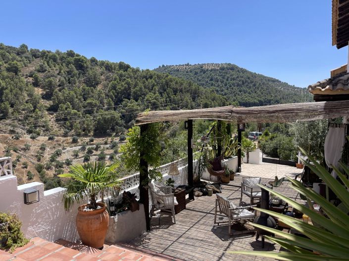 Image No.48-3 Bed Property for sale