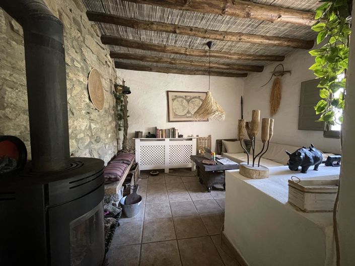 Image No.9-3 Bed Property for sale