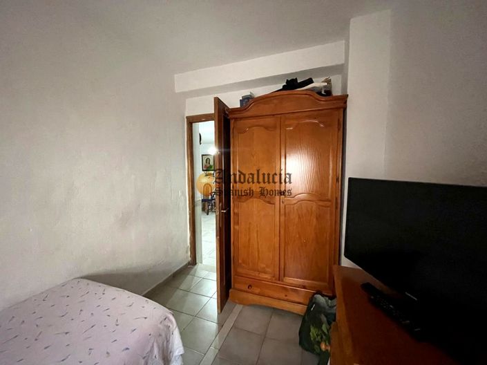 Image No.24-3 Bed Property for sale