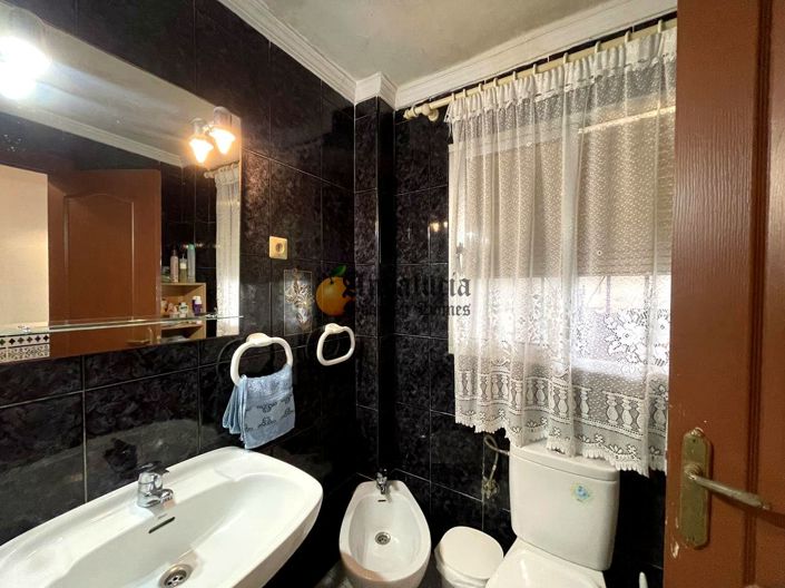 Image No.28-3 Bed Property for sale