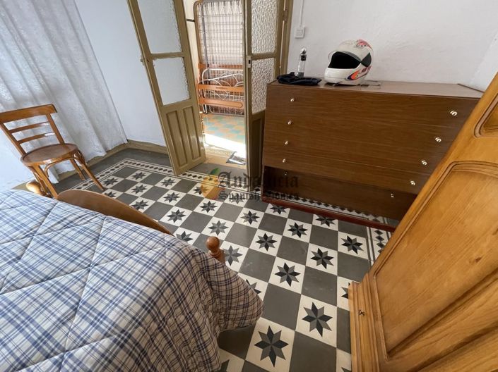 Image No.13-3 Bed Property for sale